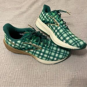 NEW WITHOUT BOX Brooks Launch 10 - Run Lucky - 11.5